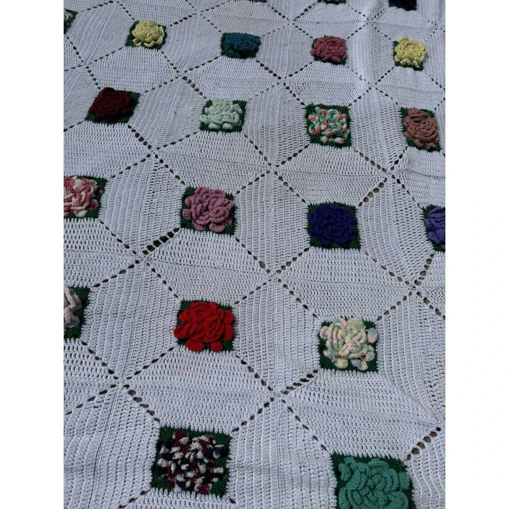 Vtg White Crochet 3D‎ Rose Afghan Blanket Granny Square 100